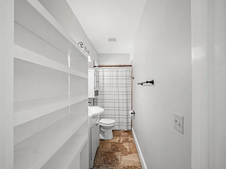334 Walnut St — Photo 12