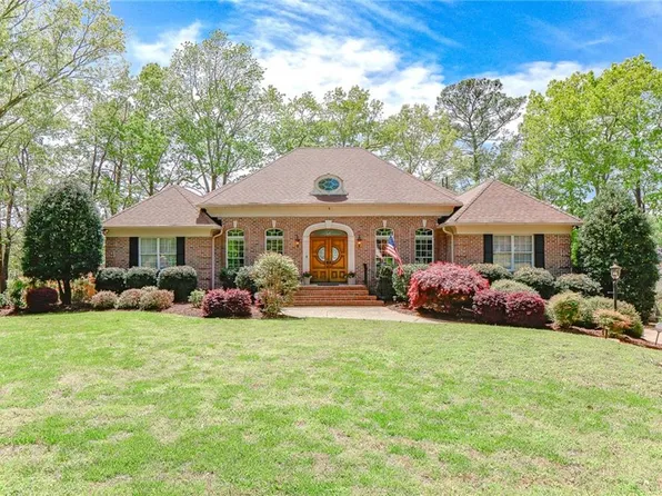 106 Mariners Court, Smithfield, VA 23430