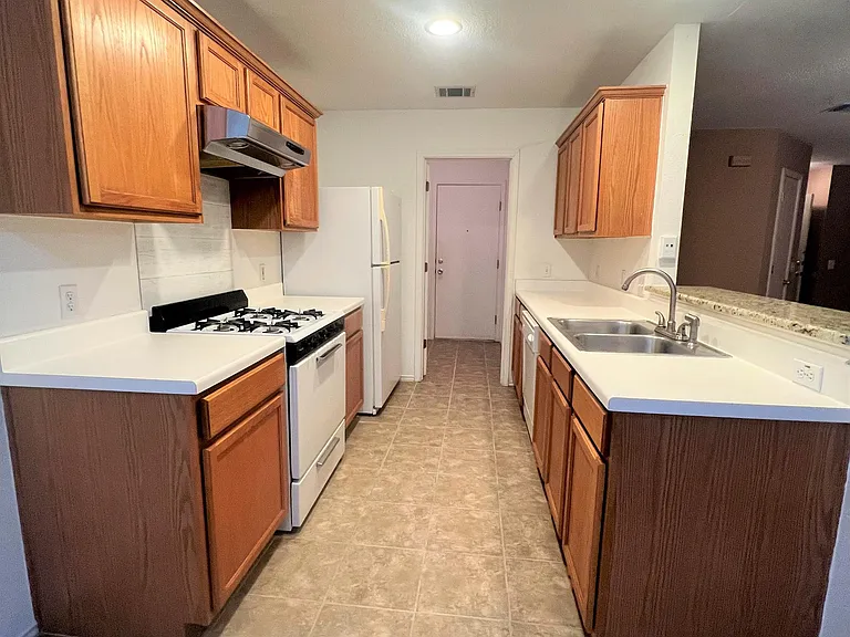 6901 Broad Brook Dr — Photo 5