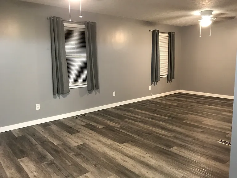 1071 Lakeview Dr — Photo 8