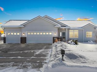216 Haymeadow Ct, Wrightstown, WI 54180