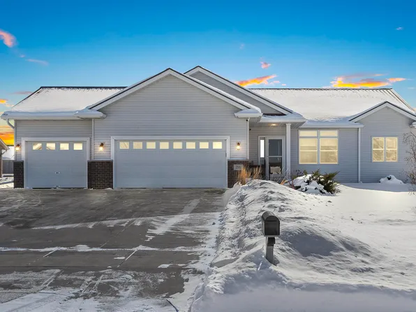 216 Haymeadow Ct, Wrightstown, WI 54180