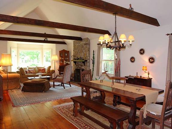 Lining Room Dining Room