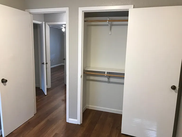 1015 E Yager Ln #87 — Photo 18