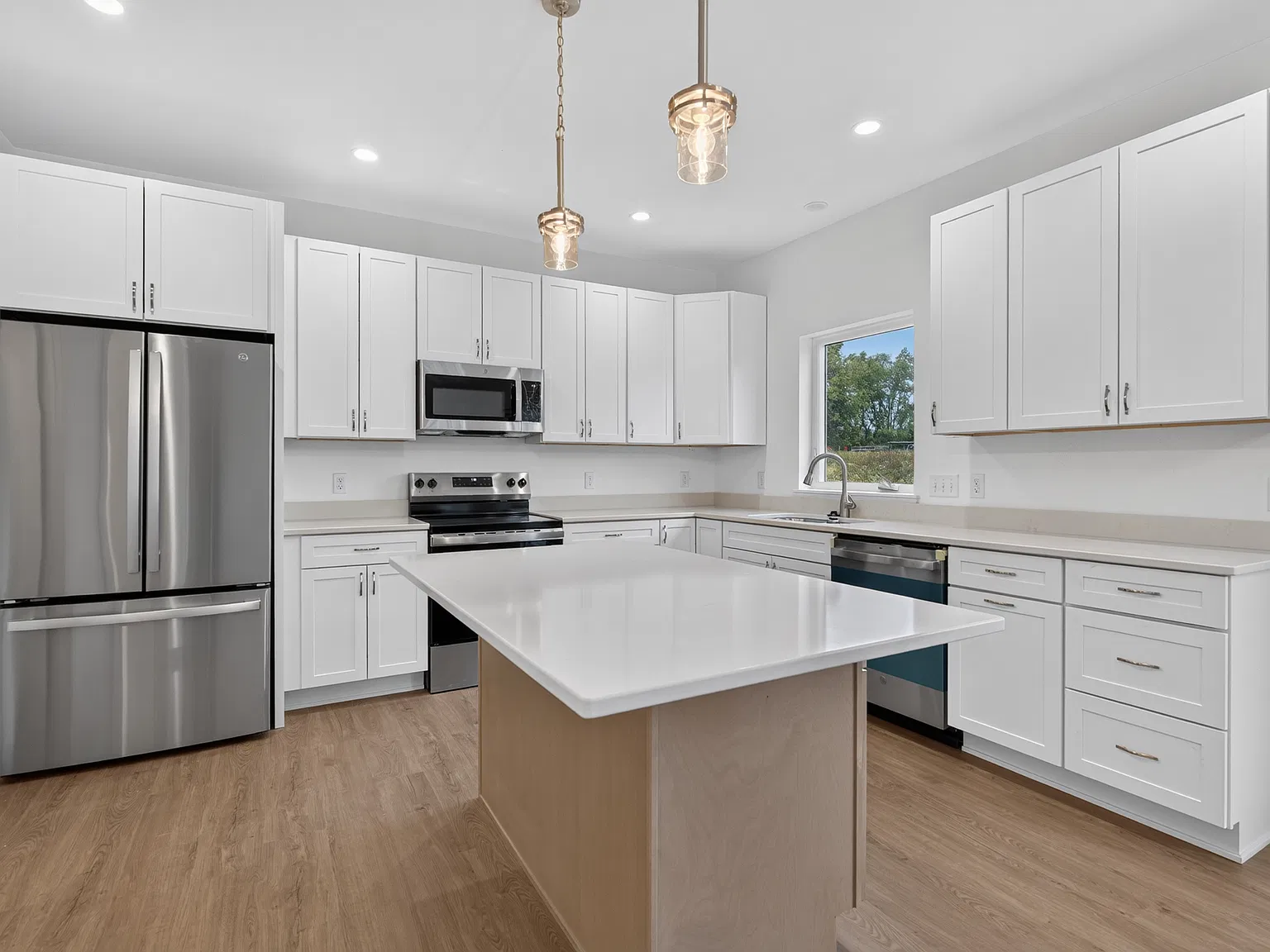 3 bed, 1735 sqft, $2,750 — Photo 4