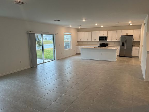 5th image of 325 River Front Way
