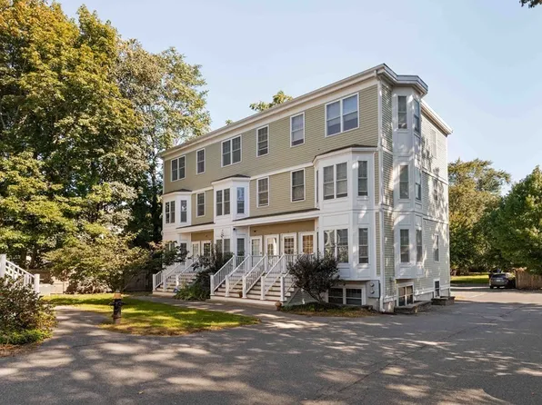 7 Louis Ter #7, Dorchester Center, MA 02124
