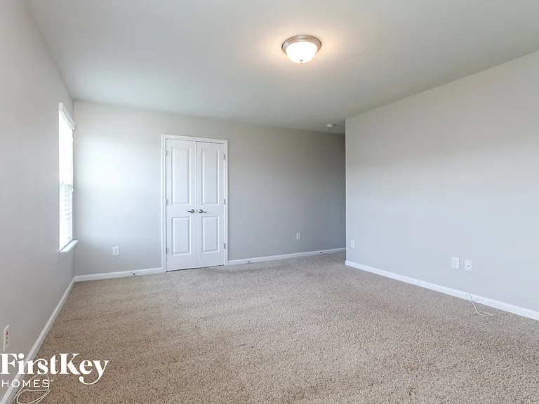 11231 Dobbins Dr — Photo 6