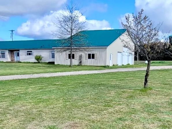 1897 E Edgar Rd, Edmore, MI 48829