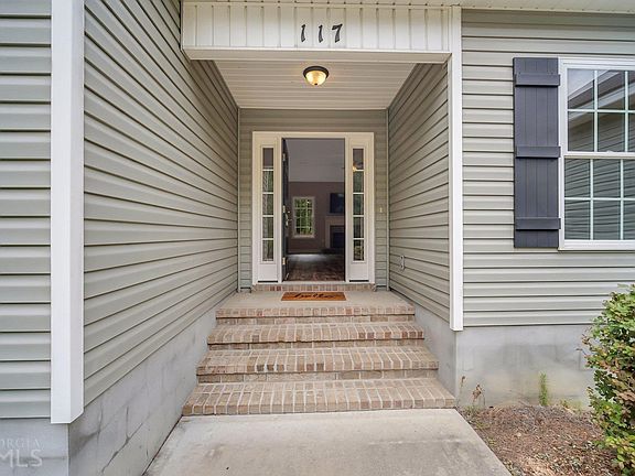 5th image of 117 Stillwater Dr