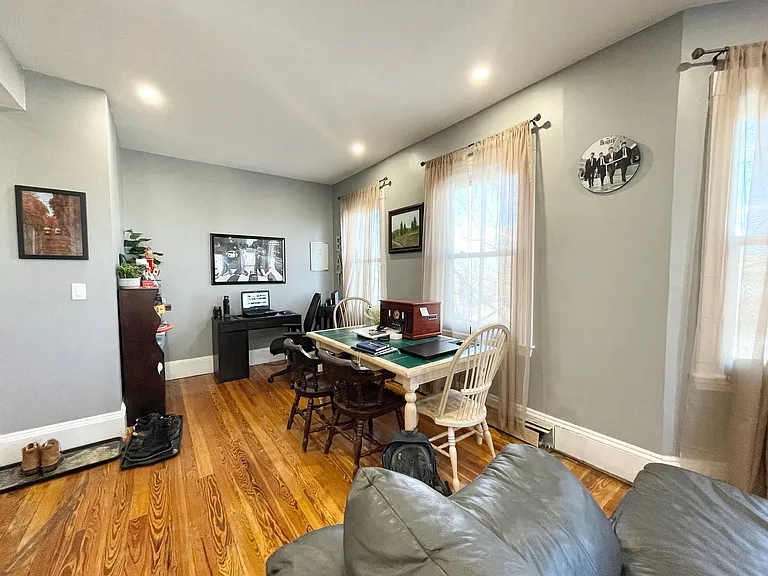 18 Sunset St #3 — Photo 12