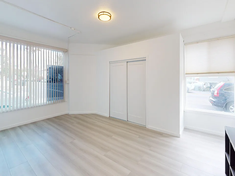 Bedroom#4: 205 sq ft, 17' x 13'