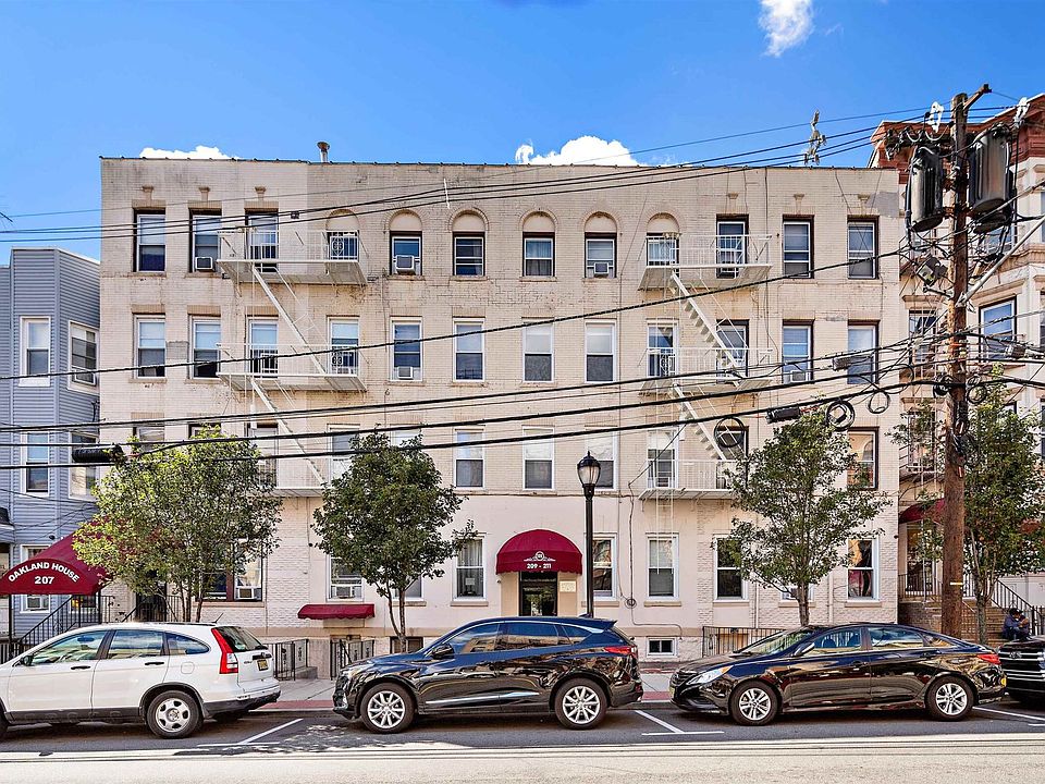 1st image of 209-211 48th St #C3
