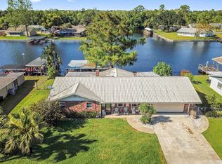 13309 Country Club Dr, Tavares, FL 32778