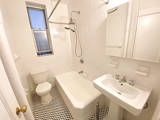 Rented by Rachel Realty | media 9