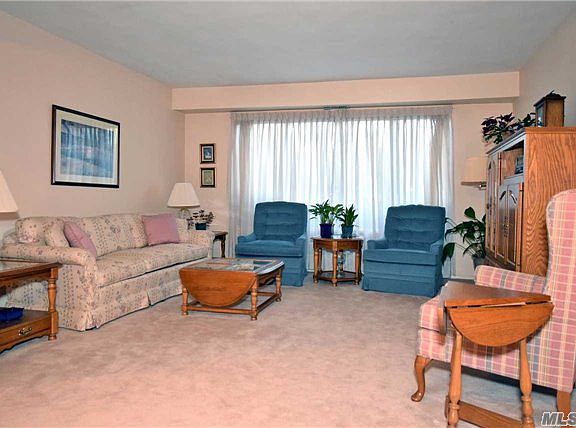 4th image of 20 Laurel Ave APT 1