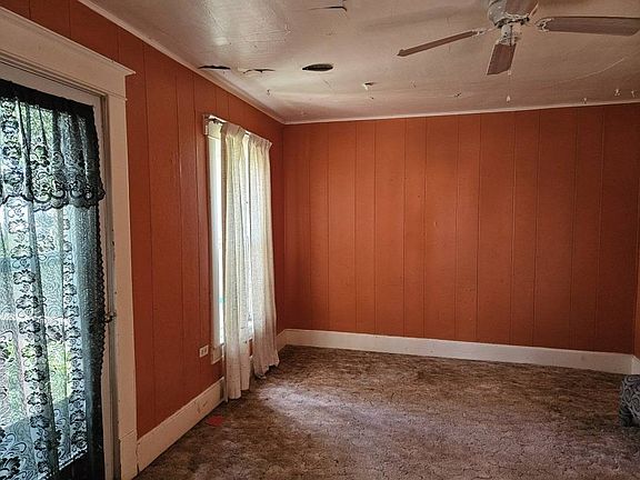 5th image of 103 Elm St