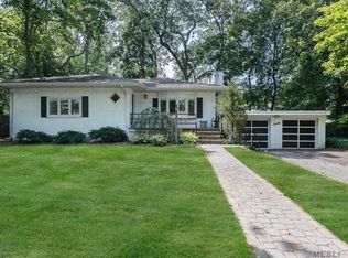 20 Yorktown Rd, Dix Hills, NY 11746