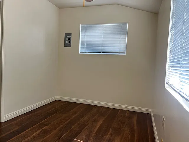 912 Westmont Dr #B — Photo 8