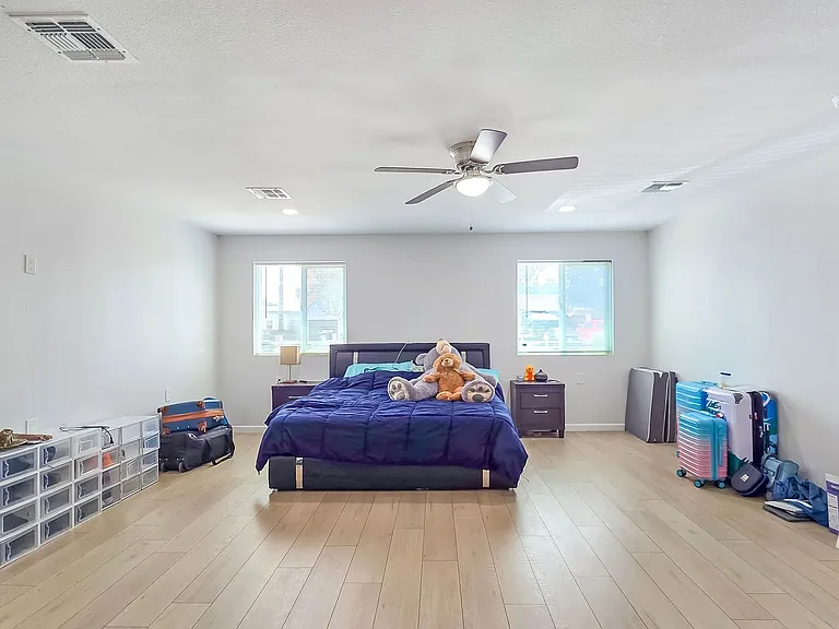 8012 W Highland Ave — Photo 12