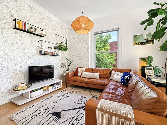 4th image of 714 W Webster Ave #3E