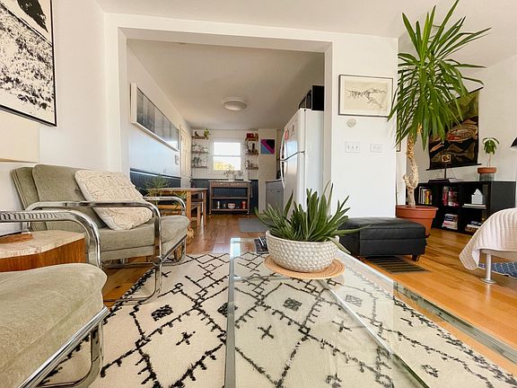 3rd image of 2200 W 23rd St