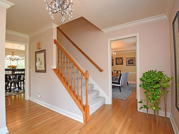 3rd image of 1519 Oakvalley Dr