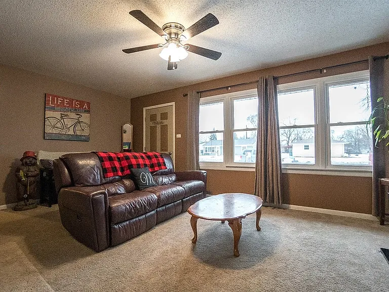 3228 Farmer Dr — Photo 8