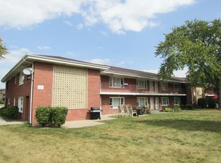 1111 E Algonquin Rd APT 16, Arlington Heights, IL 60005