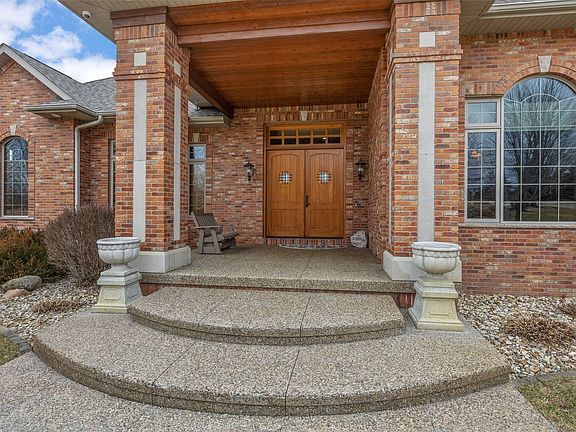 2nd image of 2101 Blue Heron Dr