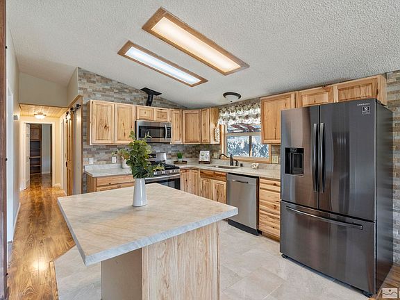 5th image of 3815 Sandstone Dr