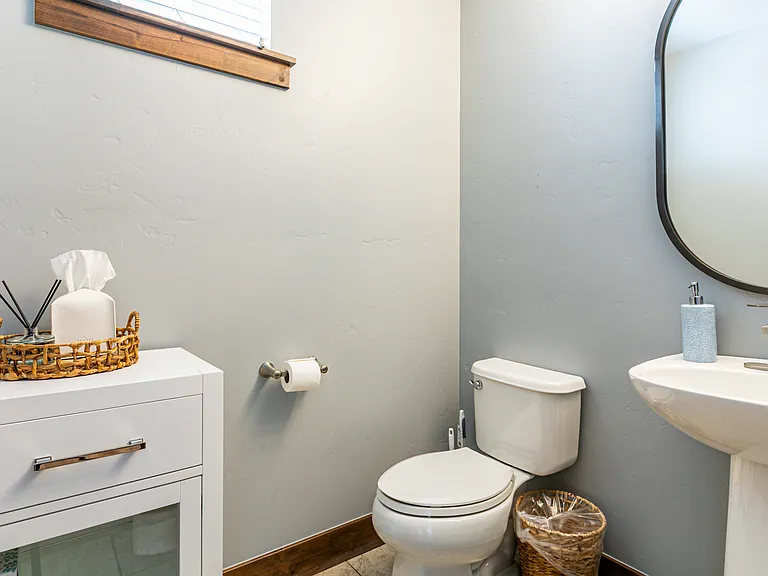 924 W Abigail Dr — Photo 17