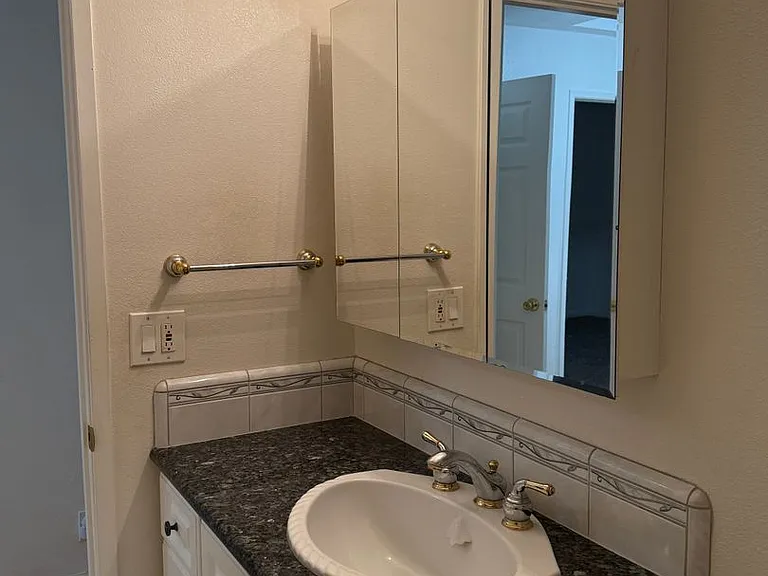 7389 Newcastle Ln — Photo 20