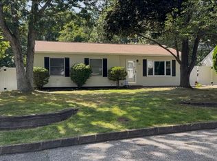 136 Skipper Rd, Manahawkin, NJ 08050