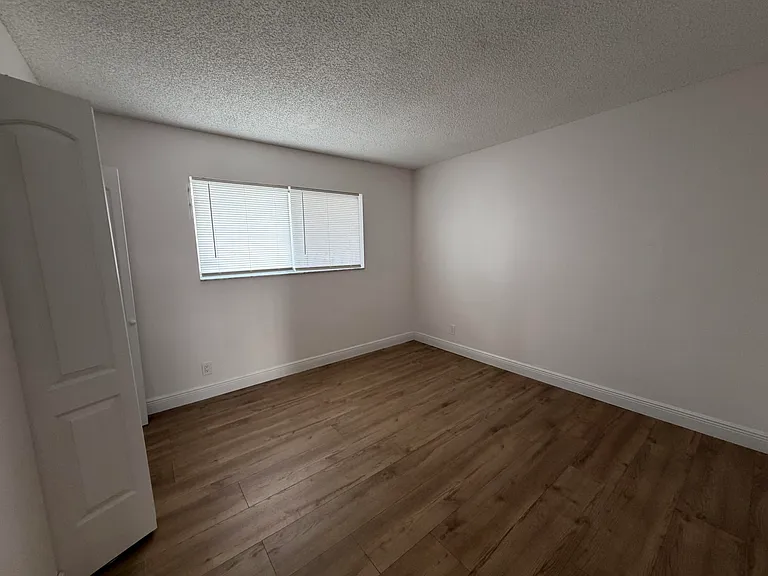 8720 N Sherman Cir #205 — Photo 10