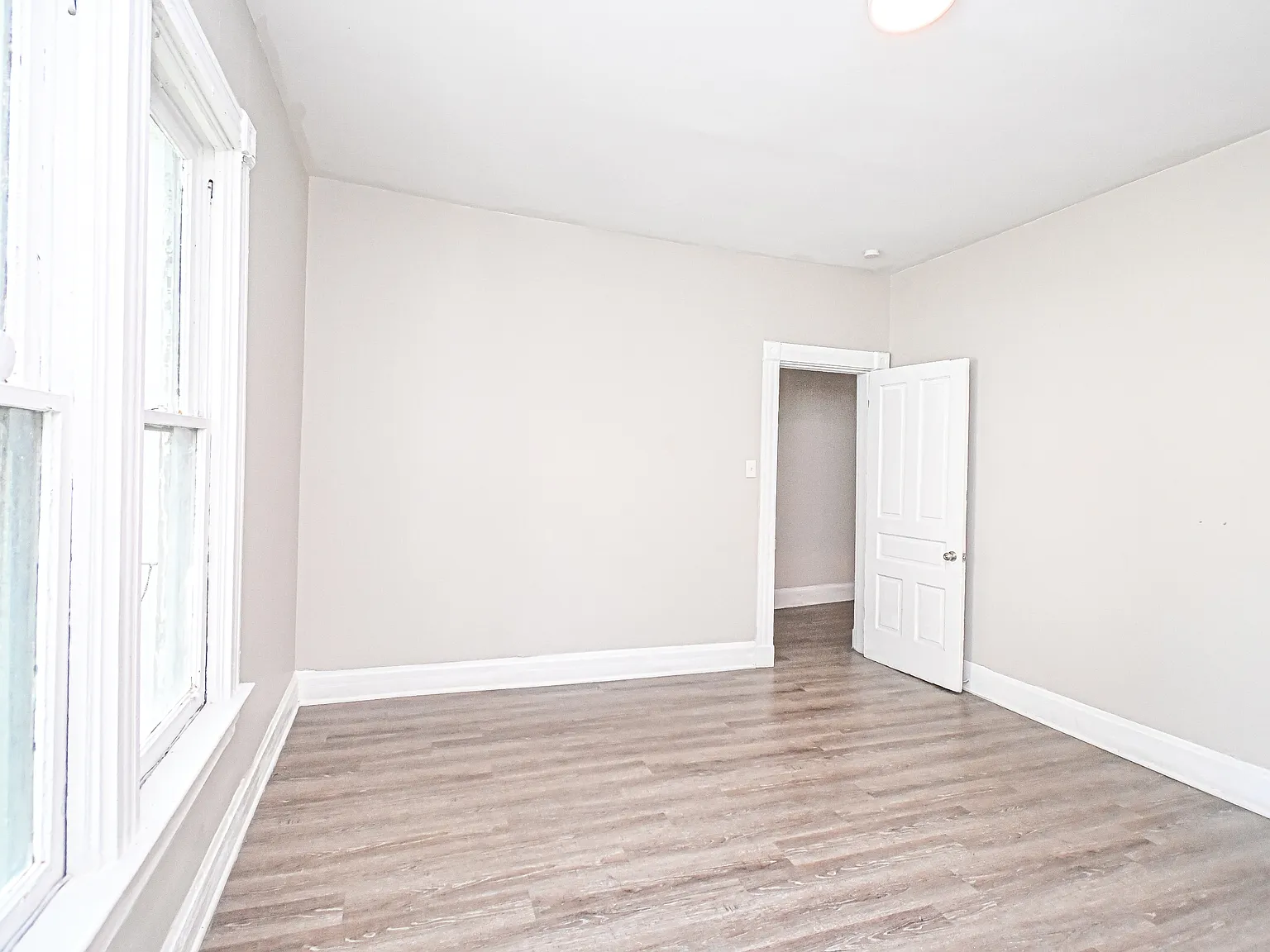 3131 Harvard Ave - 1 — Photo 4