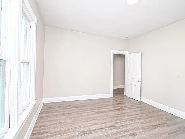 3131 Harvard Ave — Photo 4