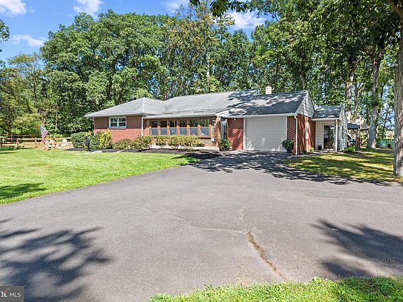 2nd image of 37 Little Rd