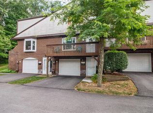 919 Camelot Dr, Pittsburgh, PA 15237