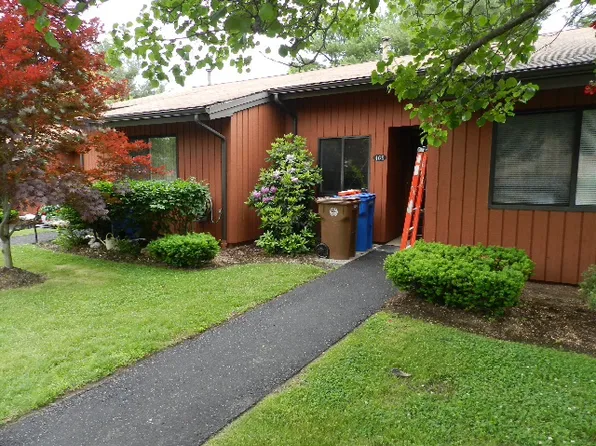 469 Asbury Rdg, Shelton, CT 06484