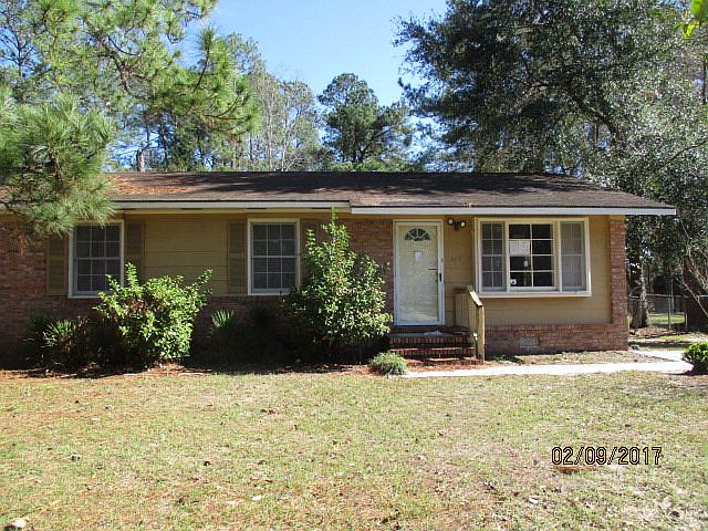 1st image of 915 Jamestown Dr