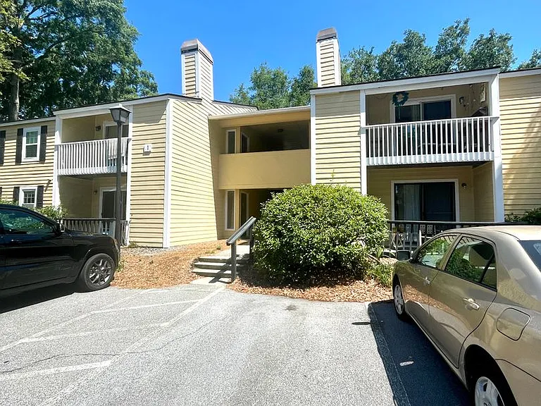 1054 Anna Knapp Blvd #1D — Photo 2