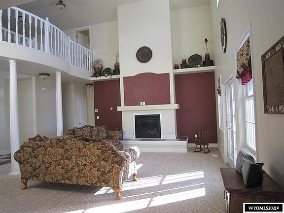 2nd image of 32 Paintbrush Dr