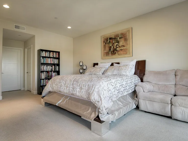 4820 Bellflower Ave #403 — Photo 14