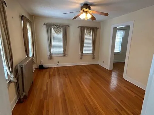 4 W School St, Westfield, MA 01085