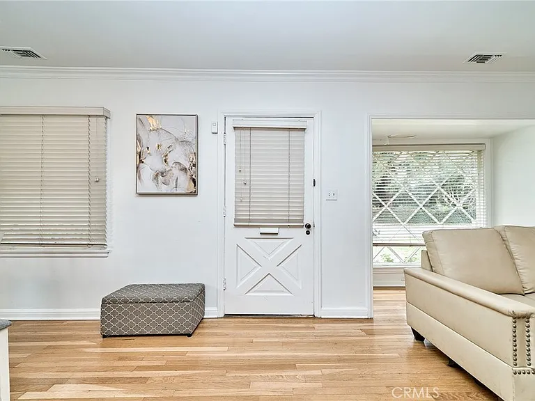 503 Longden Dr — Photo 4