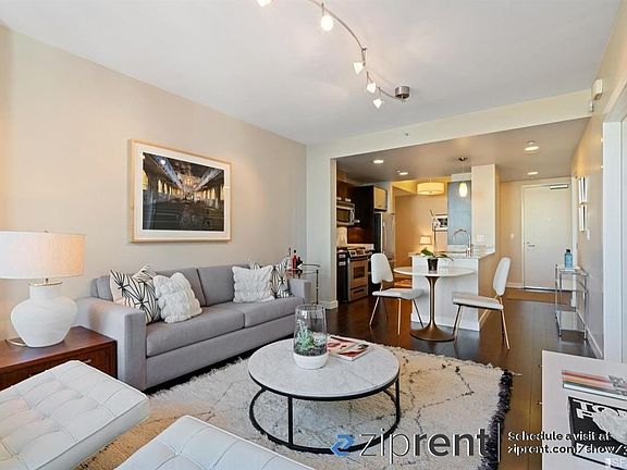 3rd image of 300 Berry St Unit 1105