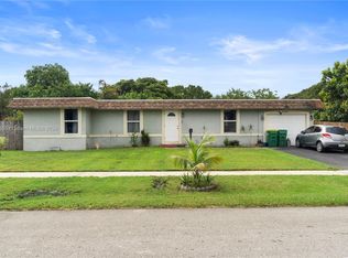 7813 NW 73rd Ter, Tamarac, FL 33321
