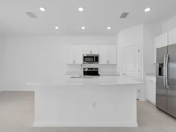 5852 Biscotti St, Nokomis, FL 34275