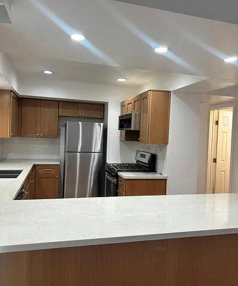 1728 Westcliff Dr — Photo 20